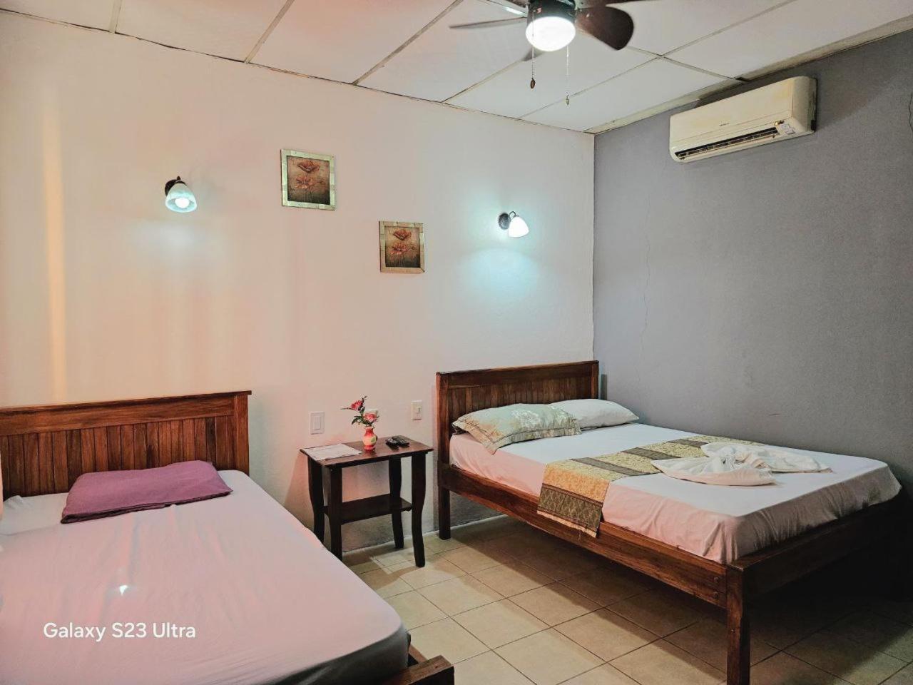 לינה וארוחת בוקר מויוגאלפה Ometepe House מראה חיצוני תמונה