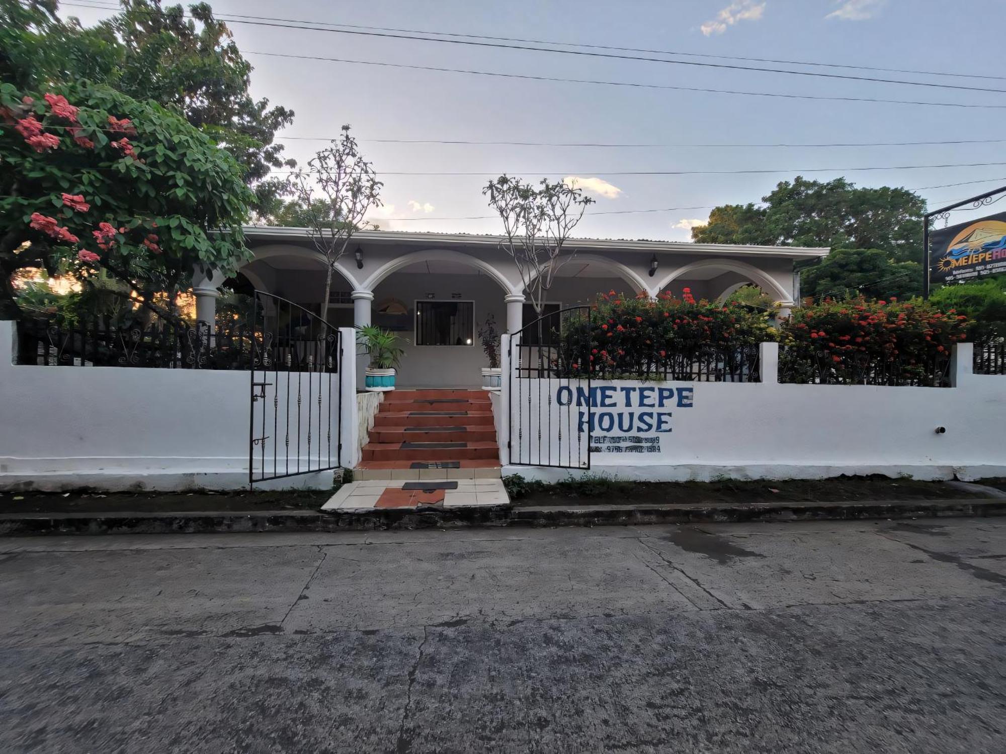לינה וארוחת בוקר מויוגאלפה Ometepe House מראה חיצוני תמונה